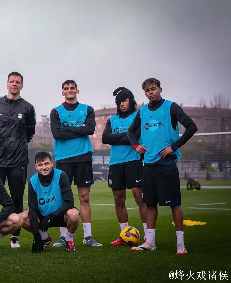 巴萨欲为孔德寻找替补,与多特后卫瑞尔森展开初步接触 巴萨欲为孔德寻找替补,与多特后卫瑞尔森展开初步接触